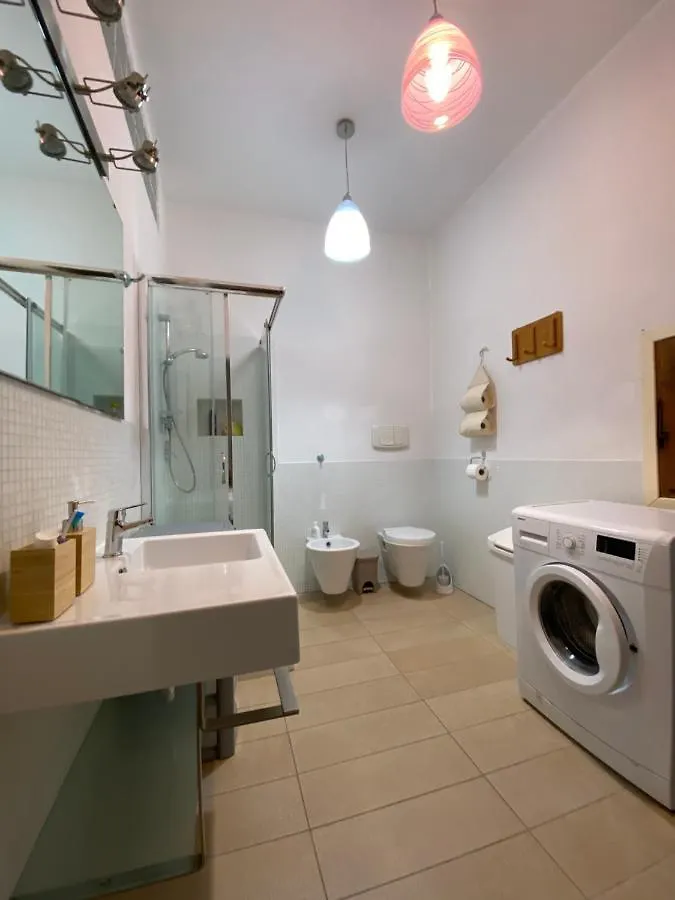 Appartamento Via Azuni Cagliari Italia